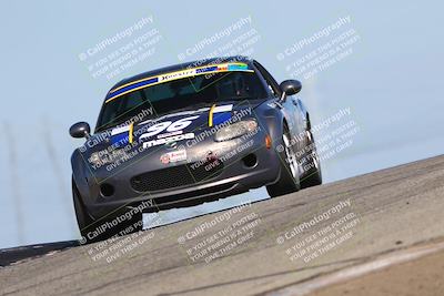 media/Oct-26-2025-CalClub SCCA (Sun) [[8ce1e69566]]/Group 2/Grapevine/